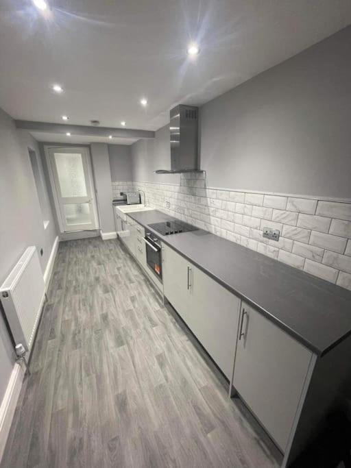 Large 1 Bedroom Flat With Private Parking Plymouth Dış mekan fotoğraf