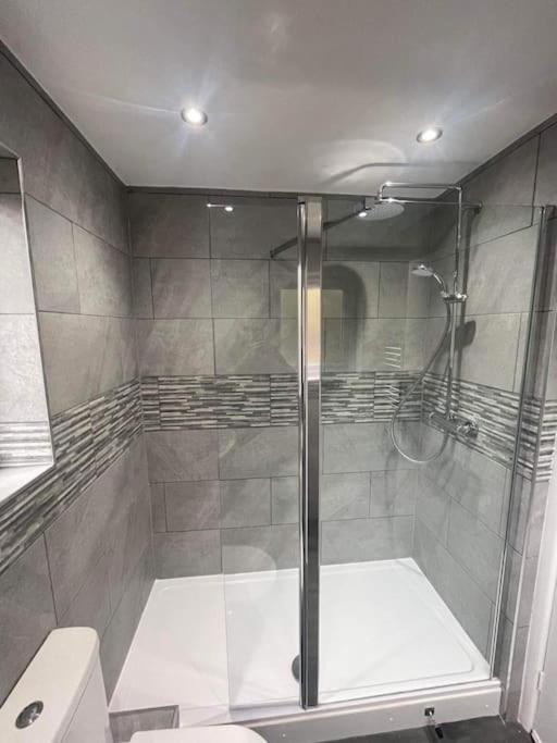 Large 1 Bedroom Flat With Private Parking Plymouth Dış mekan fotoğraf