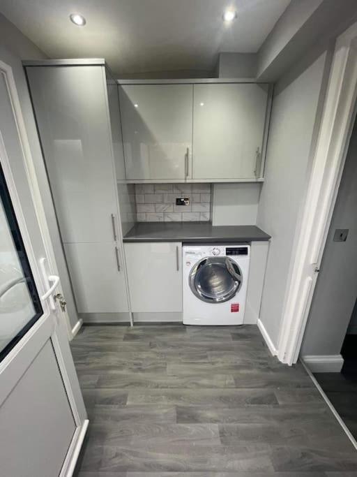 Large 1 Bedroom Flat With Private Parking Plymouth Dış mekan fotoğraf