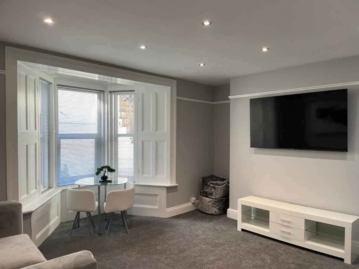 Large 1 Bedroom Flat With Private Parking Plymouth Dış mekan fotoğraf