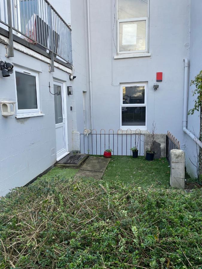Large 1 Bedroom Flat With Private Parking Plymouth Dış mekan fotoğraf